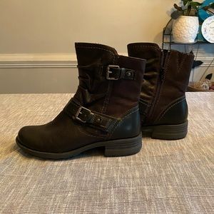 Earth Origins 8.5 cute black boots!